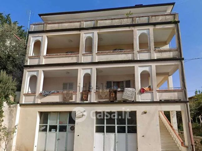 Appartamento in residenziale in Via Dante Alighieri 27