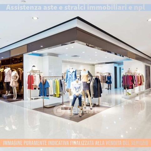 Box/posto auto in residenziale in Strada Statale 1 446