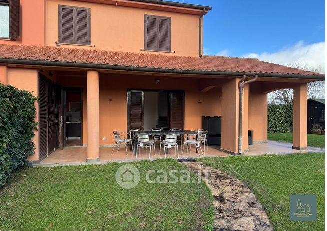 Casa bi/trifamiliare in residenziale in Strada delle Murelle 1