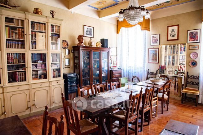 Casa indipendente in residenziale in Via Giosuè Carducci 47