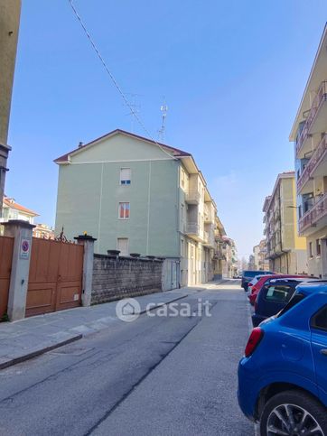 Box/posto auto in residenziale in Via Antonio Stoppani 15