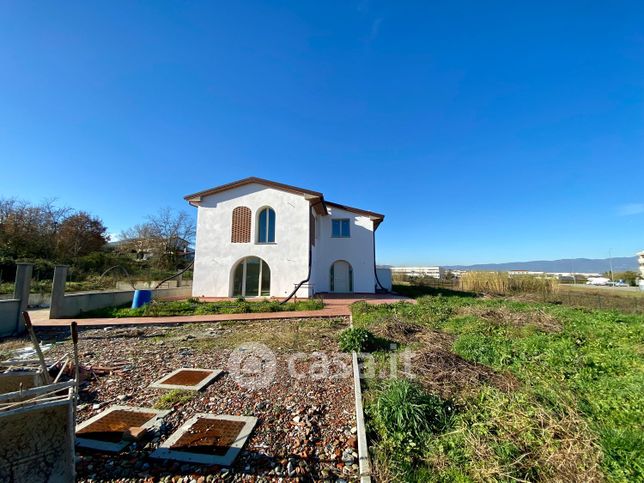 Casa indipendente in residenziale in Via Luigi Einaudi