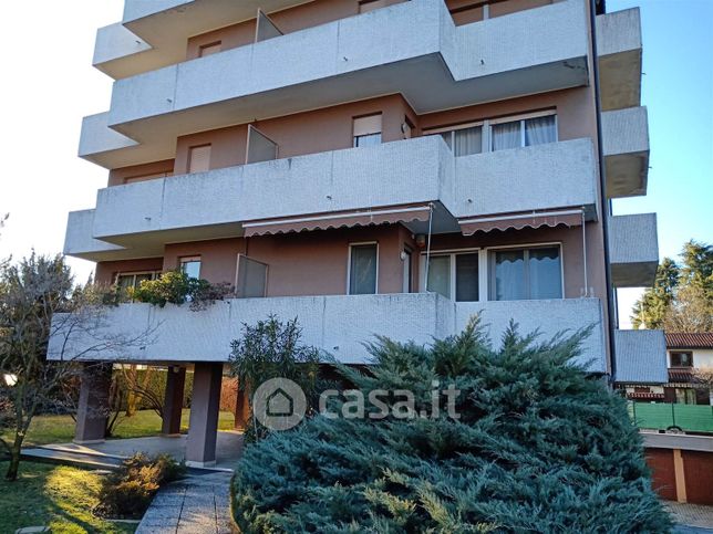 Appartamento in residenziale in Via Varese 79
