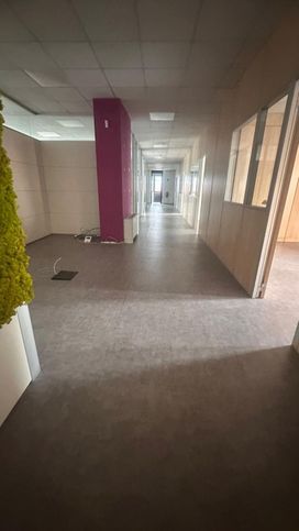 Ufficio in commerciale in 