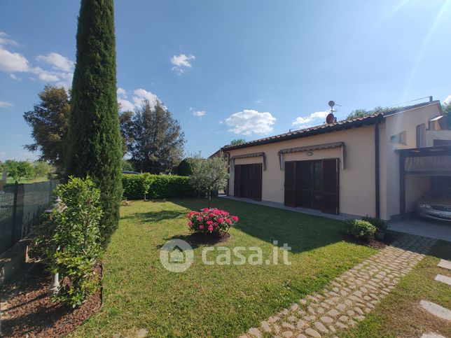 Casa indipendente in residenziale in Via delle Fontine