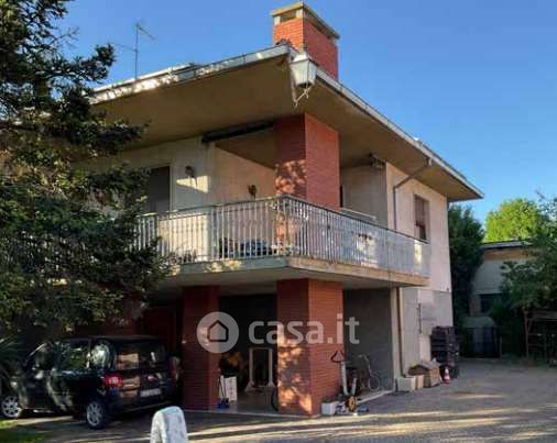 Villa in residenziale in Via Maggi