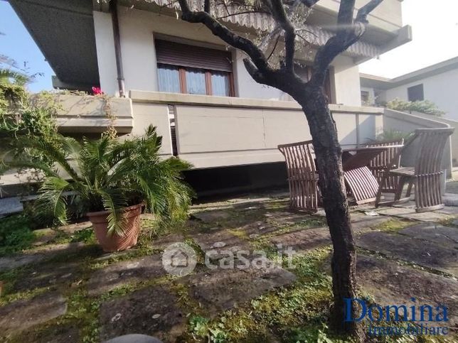 Villetta a schiera in residenziale in Via Podenzana 54100
