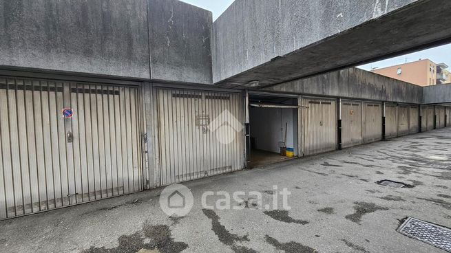 Garage/posto auto in residenziale in Largo Ferruccio Parri 1