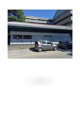 Ufficio in commerciale in Via Fiume 14