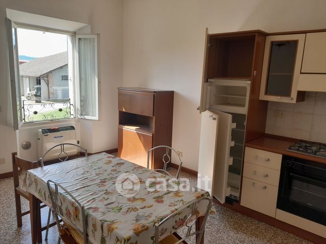 Appartamento in residenziale in Via Montebello