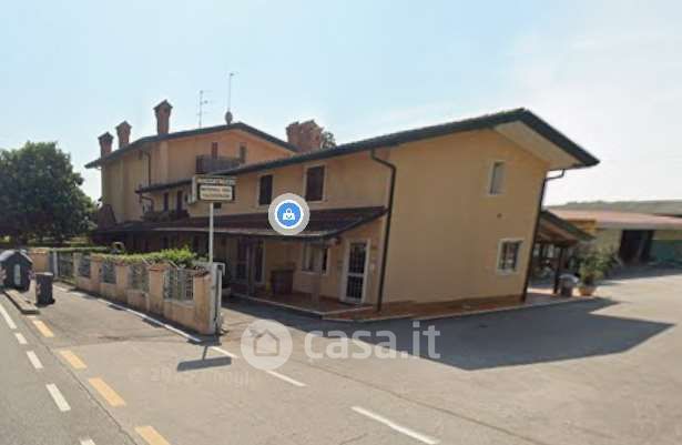 Ufficio in commerciale in Via Triestina 128