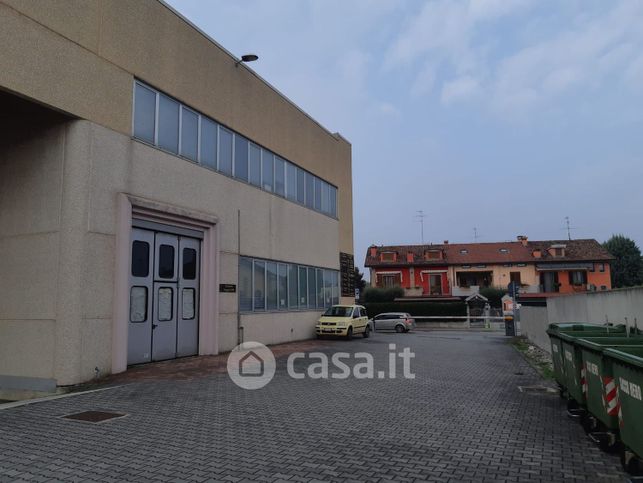 Capannone in commerciale in Via Roggia Vignola
