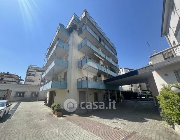 Appartamento in residenziale in Via Monte Asolone 180