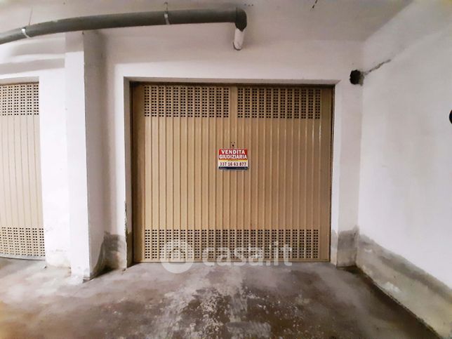 Garage/posto auto in residenziale in Via Fonte Maggiore 75