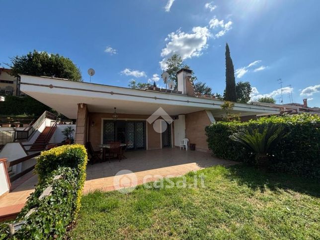 Villa in residenziale in Via di Colleverde 51
