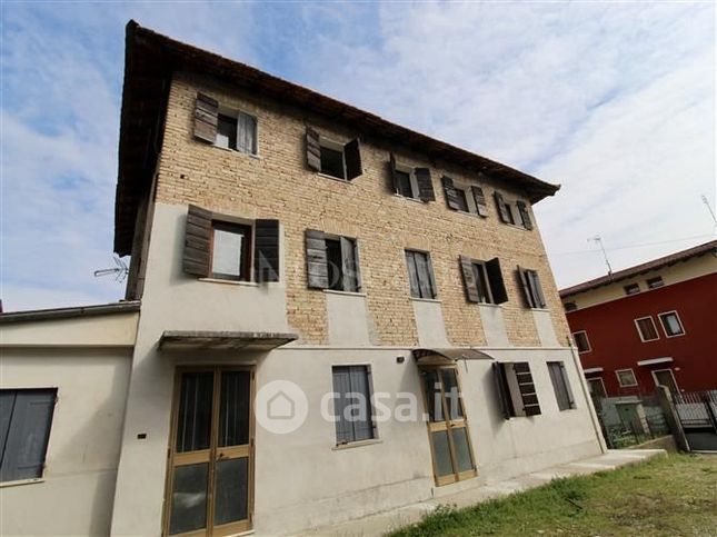 Casa indipendente in residenziale in Via Vallenoncello