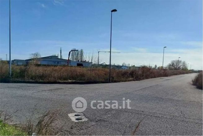 Terreno edificabile in residenziale in Via Pietro Nenni