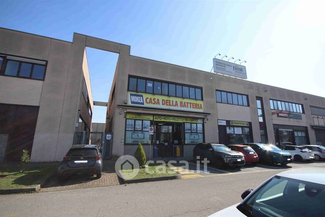 Ufficio in commerciale in Viale Gian Battista Stucchi