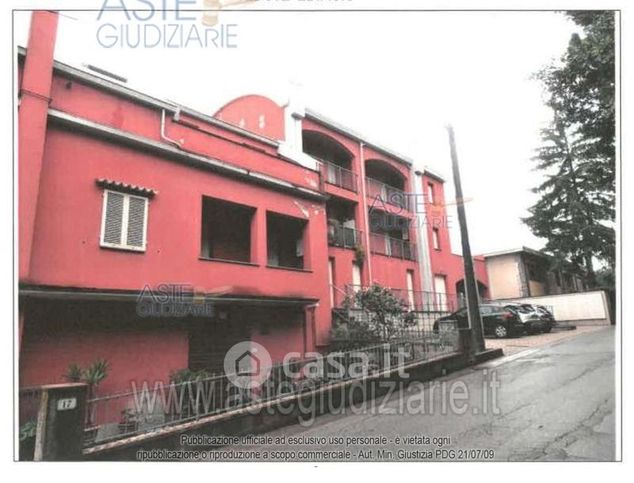 Box/posto auto in residenziale in Via San Rocco 19
