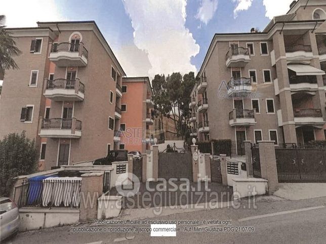 Box/posto auto in residenziale in Viale della Resistenza
