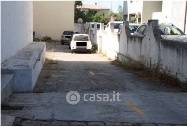 Box/posto auto in residenziale in Corso Vittorio Veneto 15