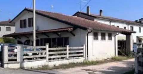 Capannone in commerciale in Via Riccadonna