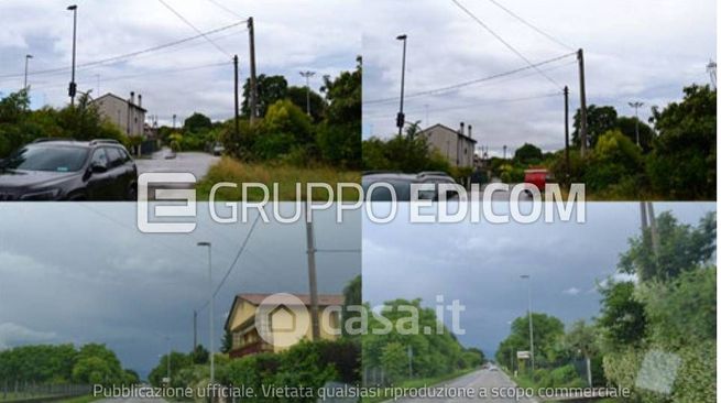 Terreno agricolo in commerciale in Via XXV Aprile