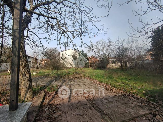 Terreno edificabile in residenziale in Via Berra