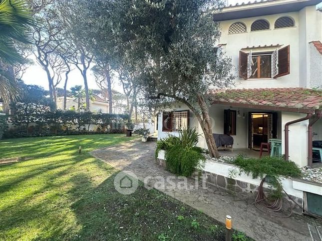 Villa in residenziale in Via Nervi
