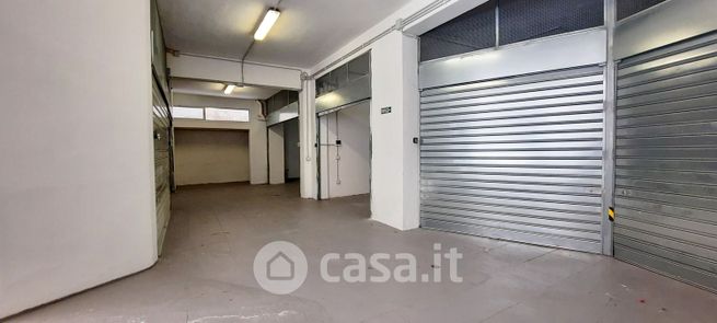 Box/posto auto in residenziale in Via Giovanni Pascoli 31