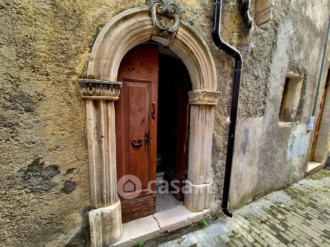 Appartamento in residenziale in Via Marino da Caramanico 6