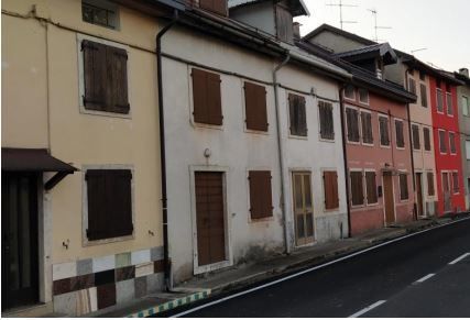 Casa indipendente in residenziale in Via Ech 3
