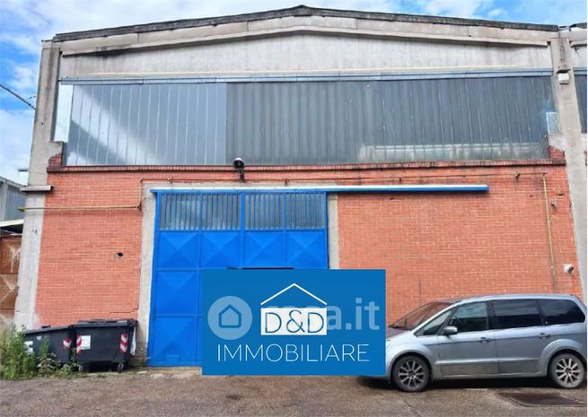 Capannone in commerciale in Via Alba 8
