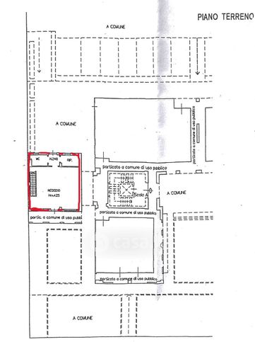 Negozio/locale commerciale in commerciale in Via dei Bassi
