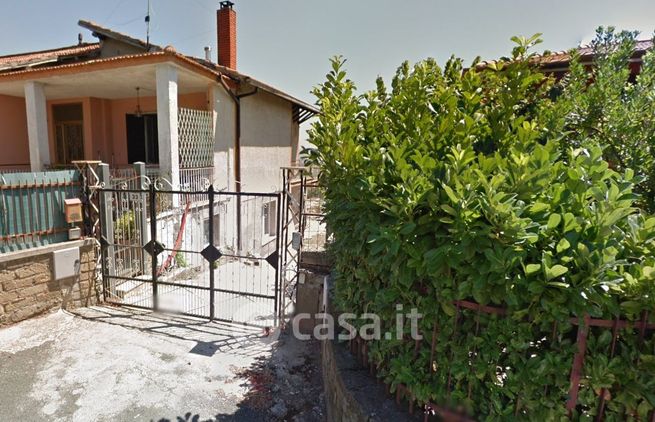 Appartamento in residenziale in Via della Mortella 33
