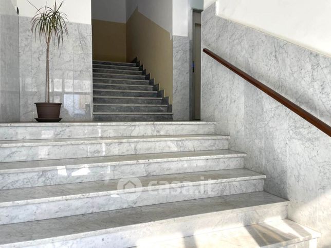Appartamento in residenziale in Via F.Caracciolo 21