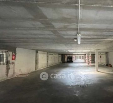 Box/posto auto in residenziale in Via Fossarmato 5