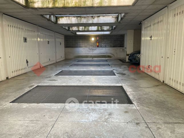 Box/posto auto in residenziale in Via Privata Metauro 15 -1