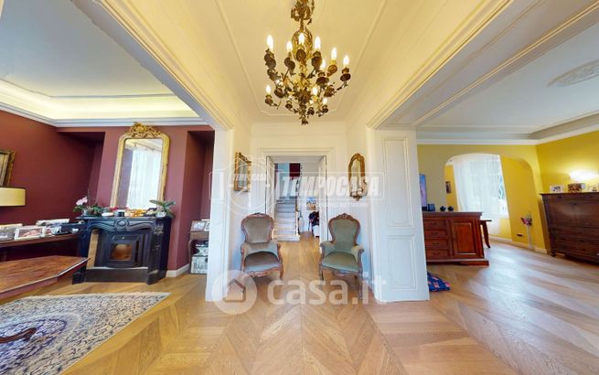 Villa in residenziale in Strada Solaro 105