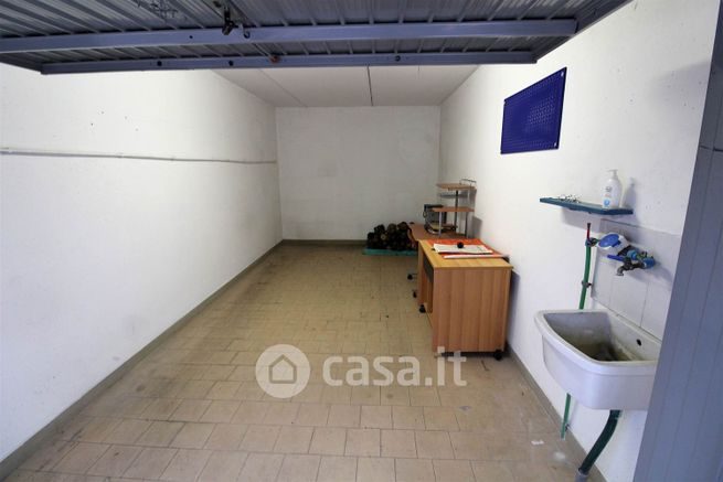 Garage/posto auto in residenziale in Via della Pace