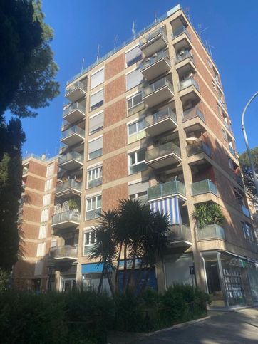 Appartamento in residenziale in Viale Val Padana