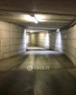 Box/posto auto in residenziale in Via Paolo VI' 5