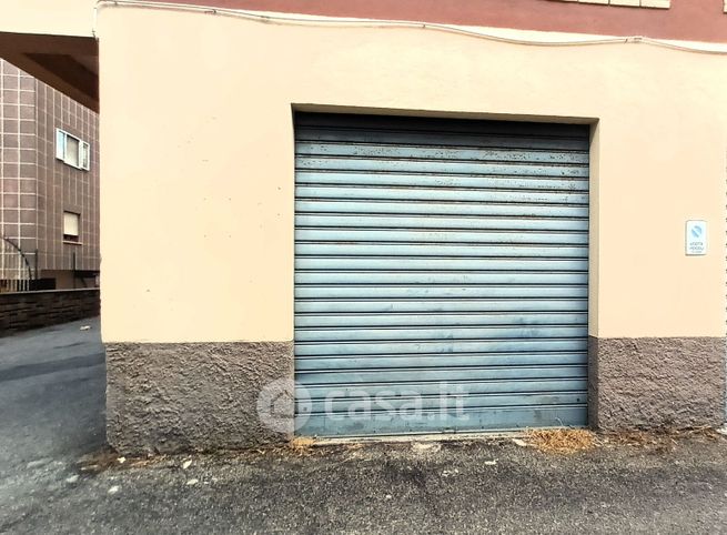 Box/posto auto in residenziale in Via Monte Bianco