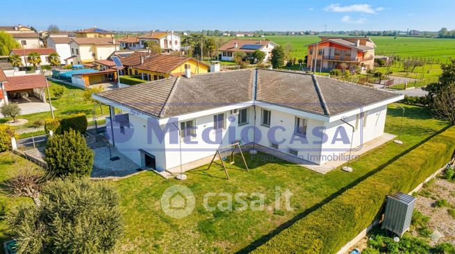Villa in residenziale in Viale dei Mille