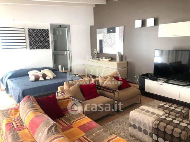 Appartamento in residenziale in Viale Italia 8