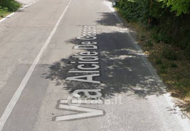 Terreno agricolo in commerciale in Via Alcide De Gasperi