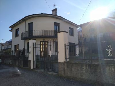 Casa indipendente in residenziale in Via MUNICIPIO