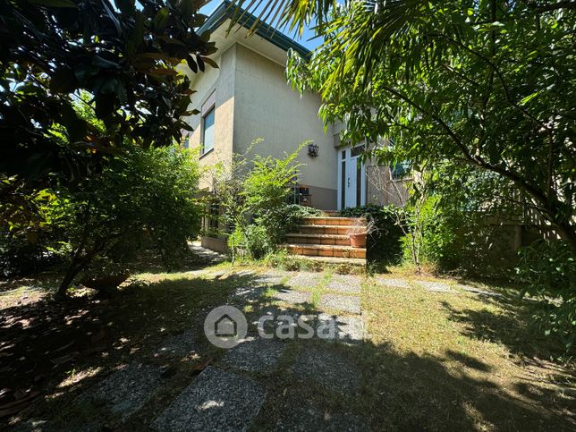 Villa in residenziale in Via Valsugana 15