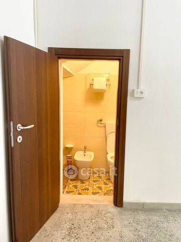 Box/posto auto in residenziale in Via Varino Favorino 79