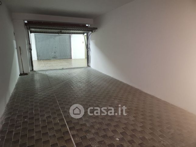 Box/posto auto in residenziale in Via A. de Gasperi 59